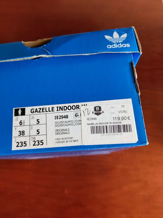 Tênis Adidas, modelo Gazelle