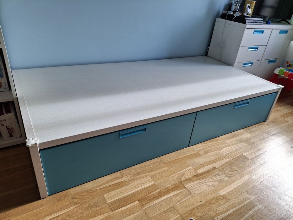 2  Camas 190x90 e 1 cómoda