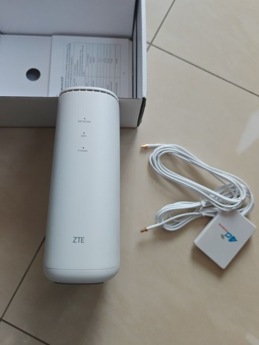 Router ZTE modem LTE 4G+ jak nowy z anteną dodatkową na kartę SIM
