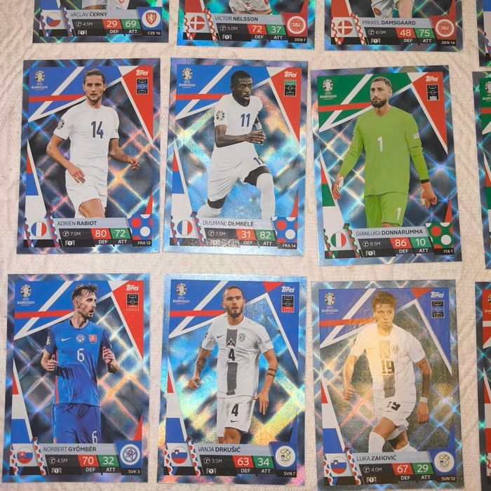 Cartas Paralelas Azuis Topps Euro 2024