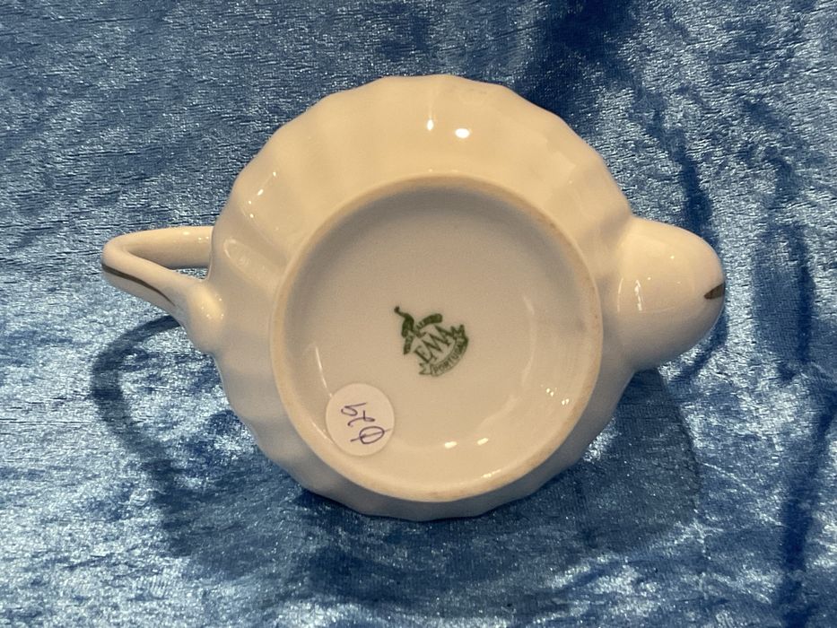 Pote de café porcelana Ema anúncios abaixo