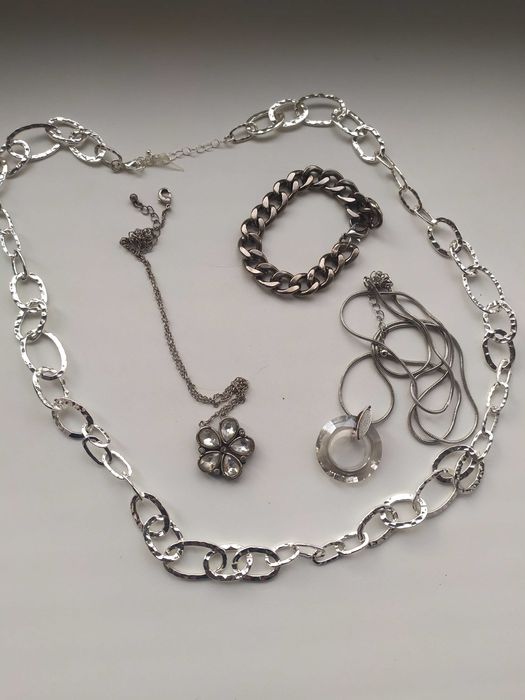 Лот прикрас 675 грам