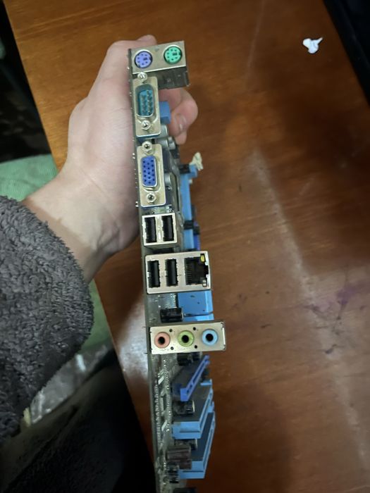 ASUS P5G41T-M LX2 (LGA775, G41, DDR3).