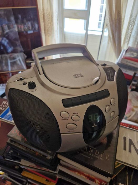 Rádio leitor de CD portátil Philips