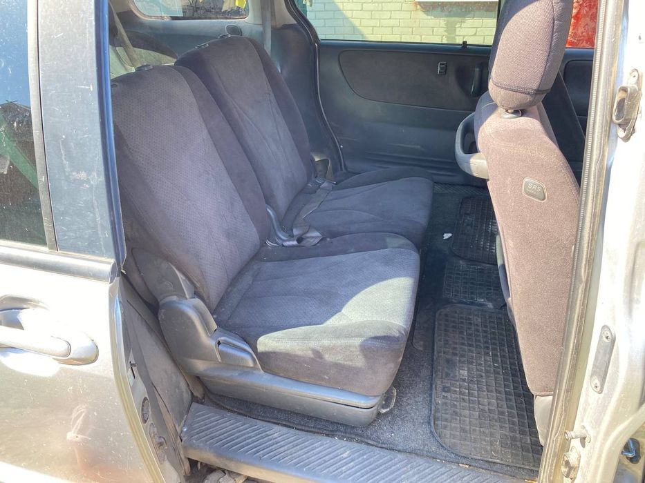 Срочно продам Mazda MPV 2.0л