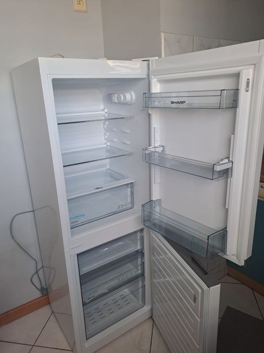 Lodówka Sharp biala