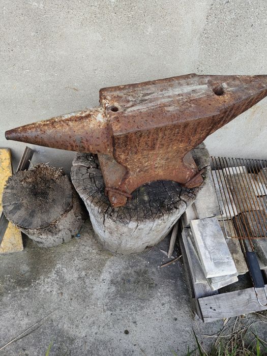 Kowadło duże około 100kg
