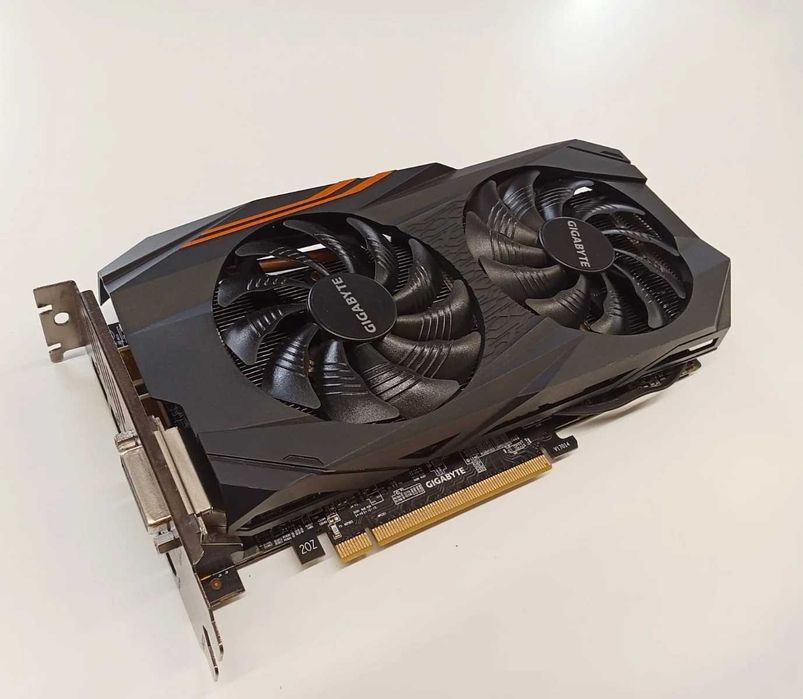 Placa gráfica - Gigabyte AORUS RX 570 4GB, GDDR5
