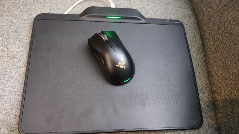 Zestaw Razer Mamba + Firefly HyperFlux | Bezprzewodowa BEZ BATERII!