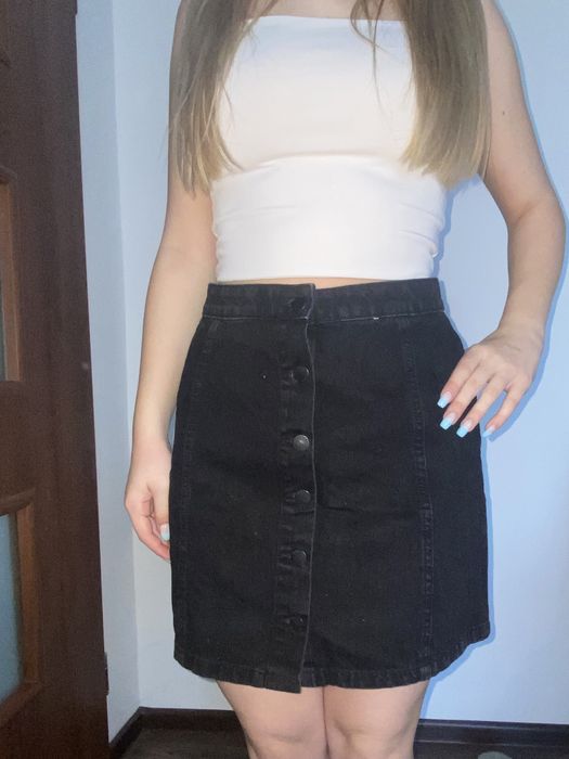 Czarna spódniczka jeansowa na guziki DenimCo.