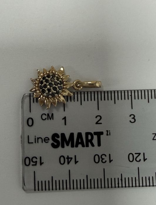 Золотая подвеска с чёрными бриллиантами