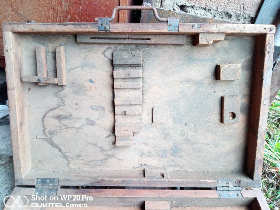 Ретро футляр для інструментів.