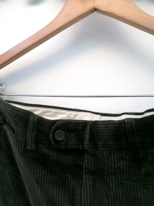 Calças Caqui Escuras de Bombazine