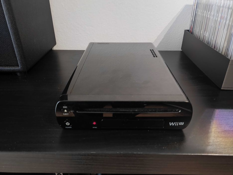 Nintendo Wii U 32GB Desbloqueada (com cabos originais)