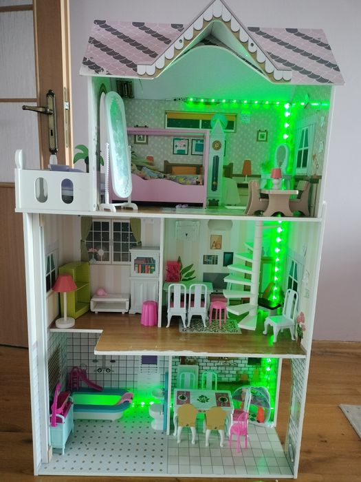 Domek z akcesoriami