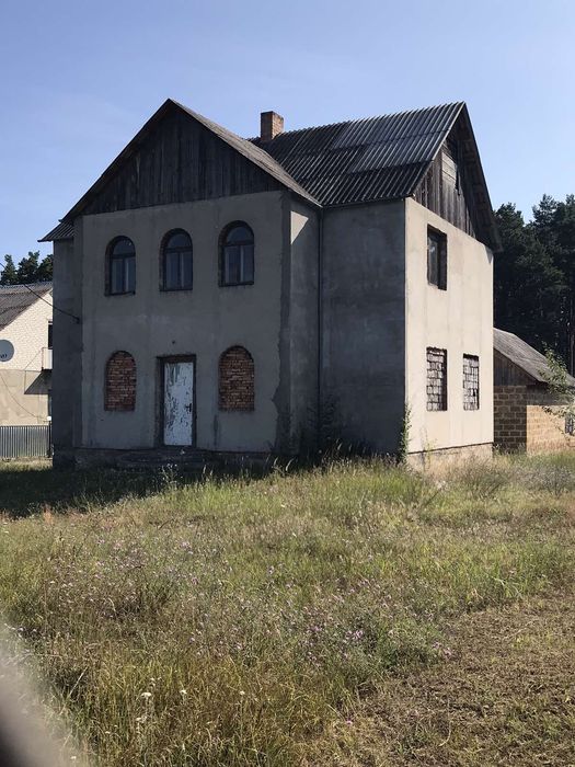 Двоповерховий будинок