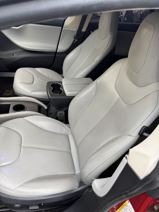 Tesla model S  85 задній привід