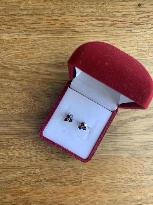 Срібні сережки з натуральним гранатом