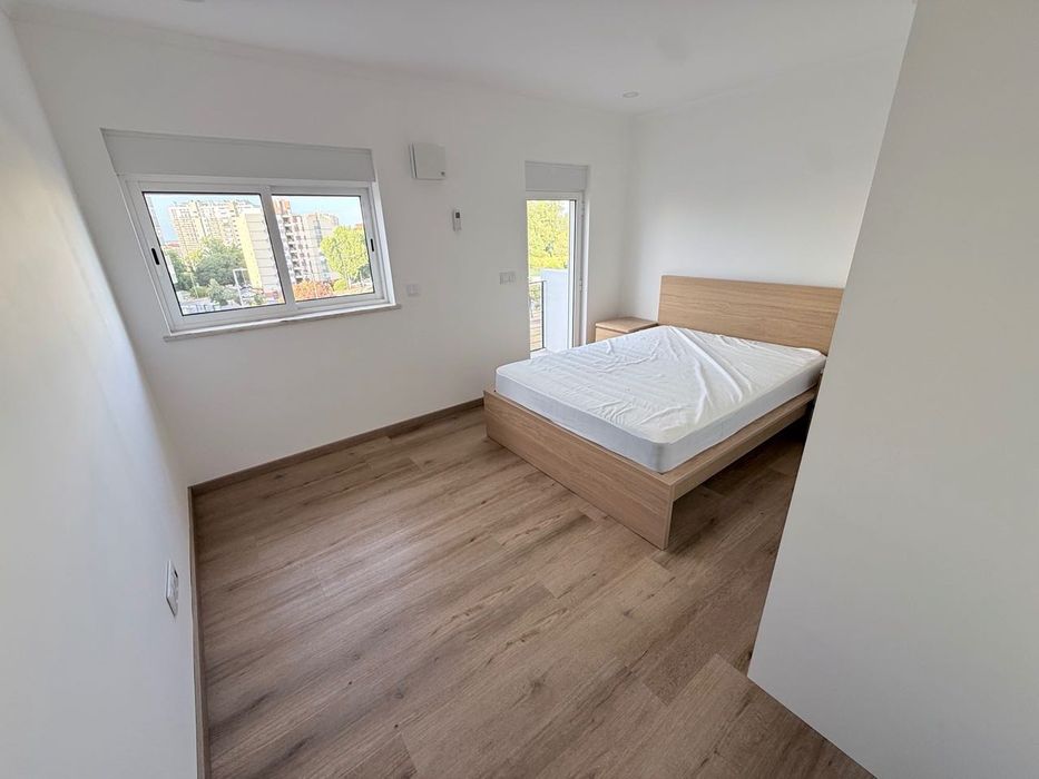 Quarto para 2 pessoas, para arrendar em Rua Cidade da Beira Olivais Sul - Lisboa