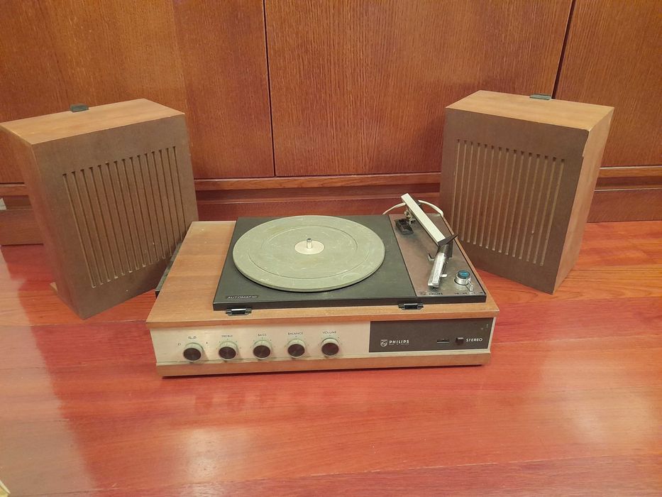 Giradiscos Philips antigo