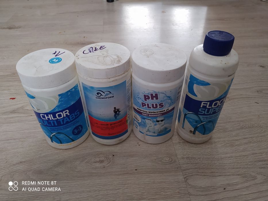 Preparaty do czyszczenia basenów