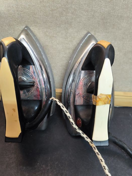 2 Ferros Antigos - Vintage