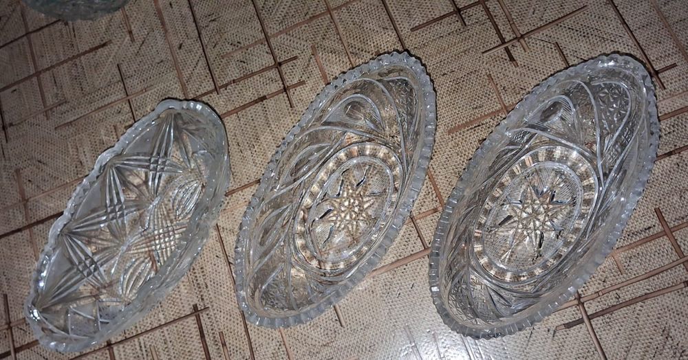 Кришталь в ідеальному стані, сервантне зберігання.Хрустальні салатниці