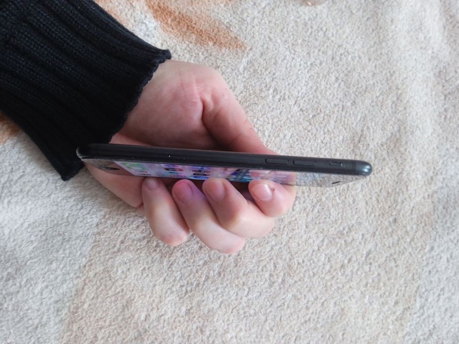 Продам iPhone7.память 32