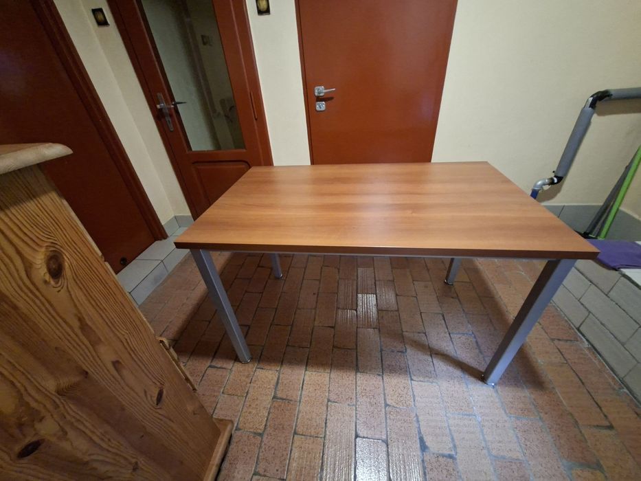 Biurko orzech metalowy stelaż