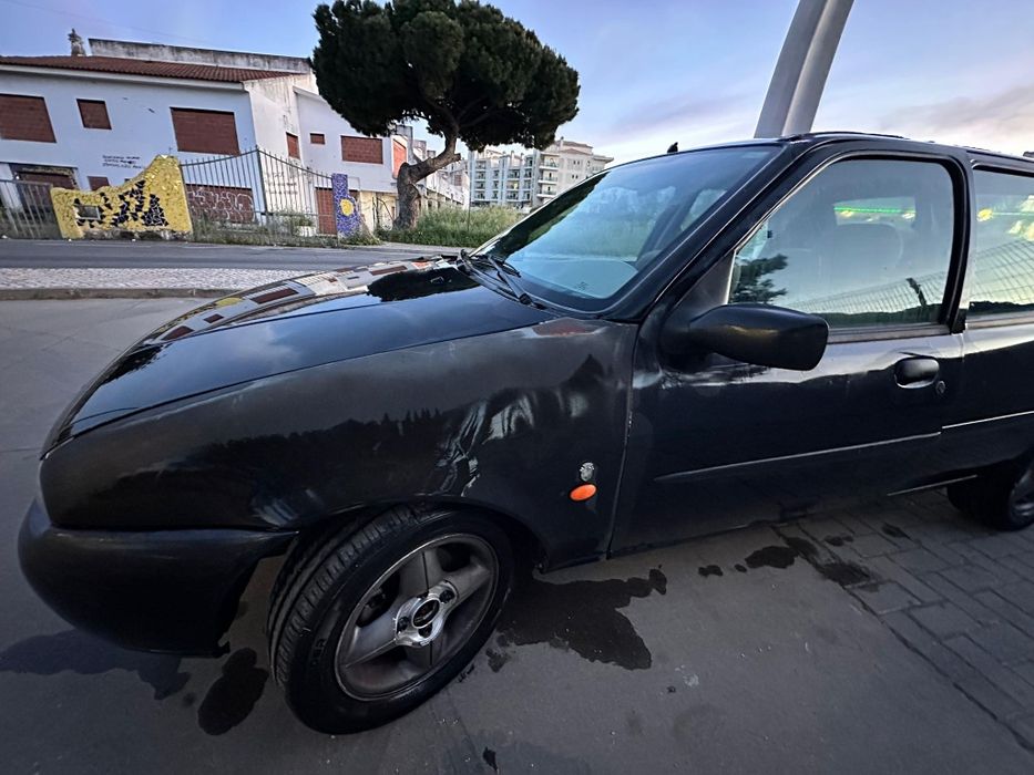Carrinho barato velhinho  mas motor funciona bem!
