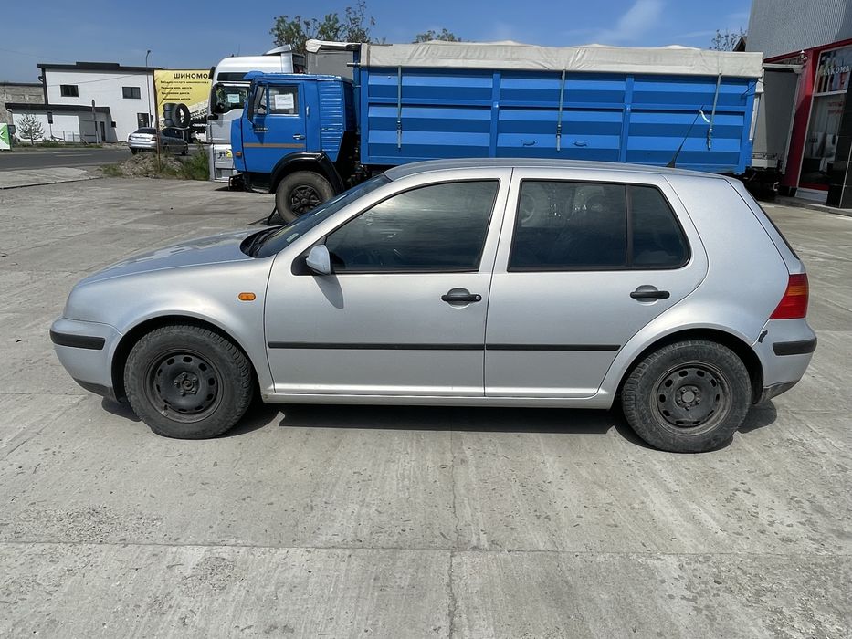 Volkswagen Golf-4