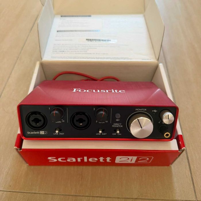 Interface Focusrite Scarlett 2i2