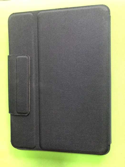 Чехол с клавиатурой на iPad 10.2 (7-8-9) Logitech Rugged Combo 3