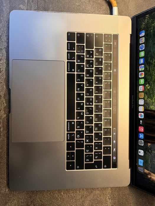 Apple MacBook Pro 16 2019, Intel Core i7, DDR4 16ГБ, SSD 512ГБ