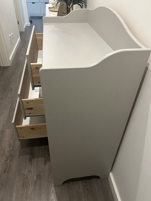Cómoda IKEA cinza - usada