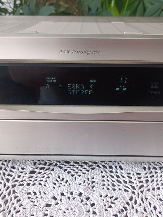 Amplituner DENON AVR 2809+ pilot