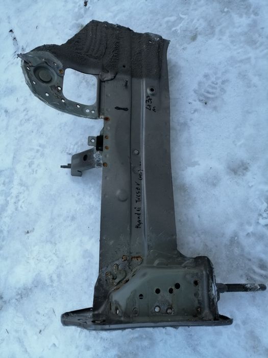Hyundai Tucson  podłużnica  zderzak lampa gril