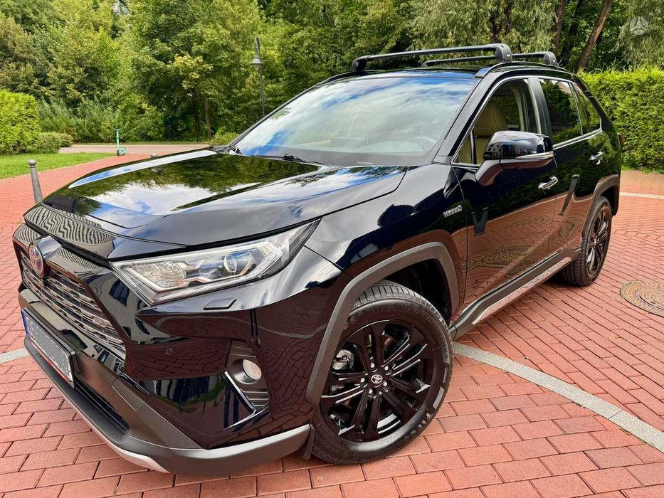 Toyota RAV4 2020 рік гібрид