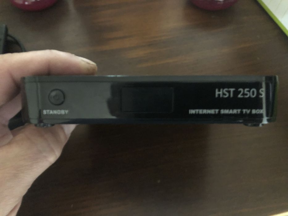 Box sat android XORO HST 250S