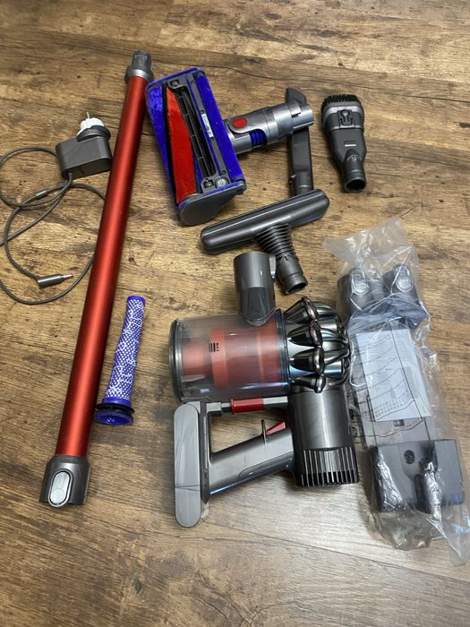 Аккумуляторный пылесос Dyson V6 Fluffy