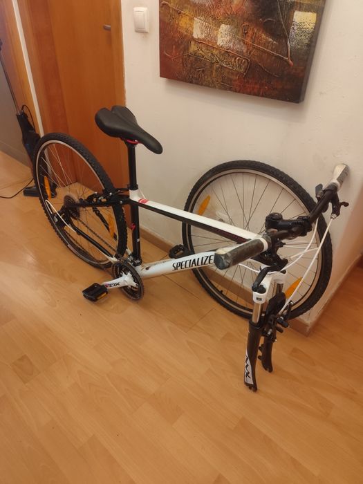 Vendo bicicleta nova specialized