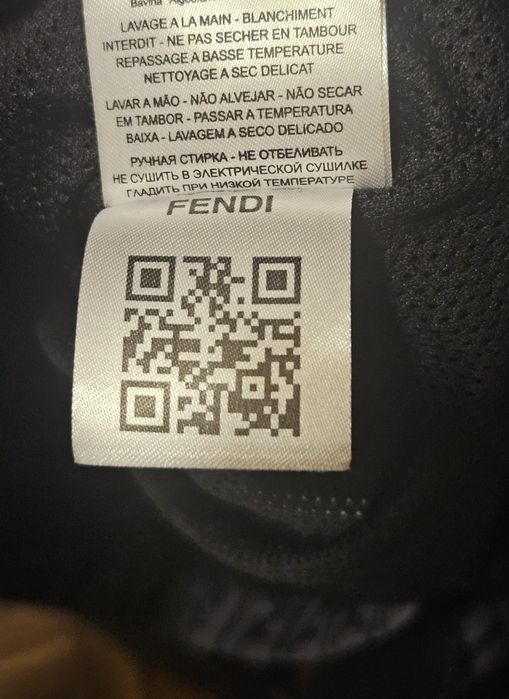 Fajna kurtka wiatrówka Fendi XXL