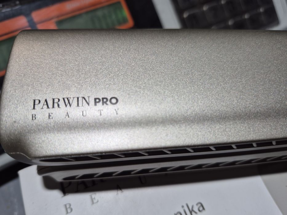 Стайлер для волосся PARWIN PRO