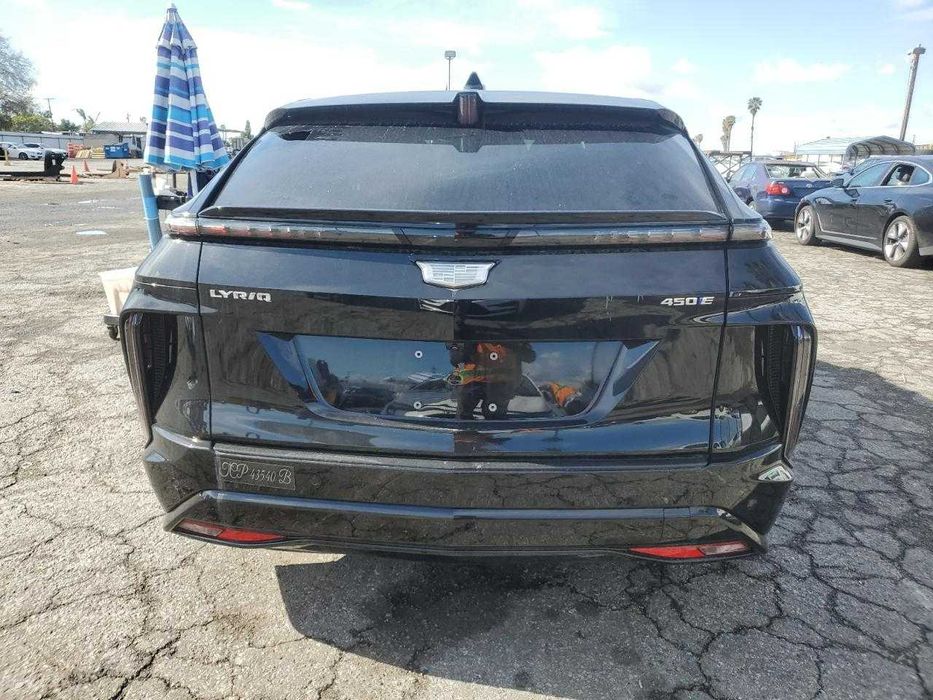 Дверь Cadillac Lyriq