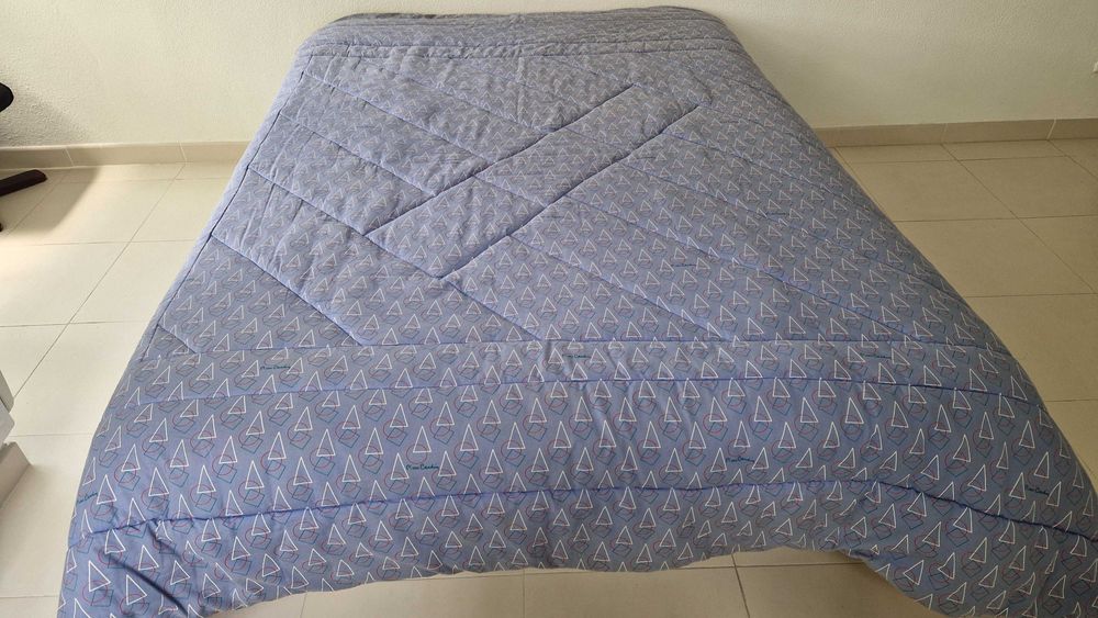 Edredon 2 faces Pierre Cardin 230cm largura x 220 cm comprimento