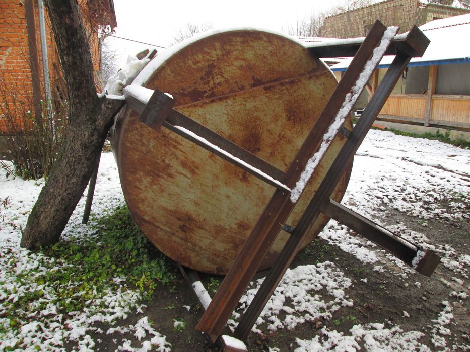 Цистерна металева