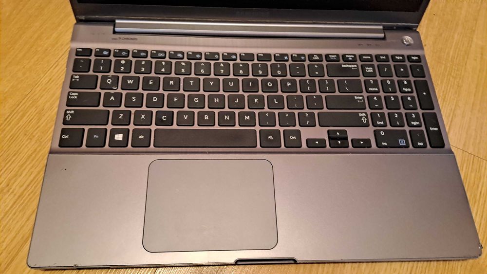 LAPTOP SAMSUNG 700Z 5A 15,6"Bez zasilacza.