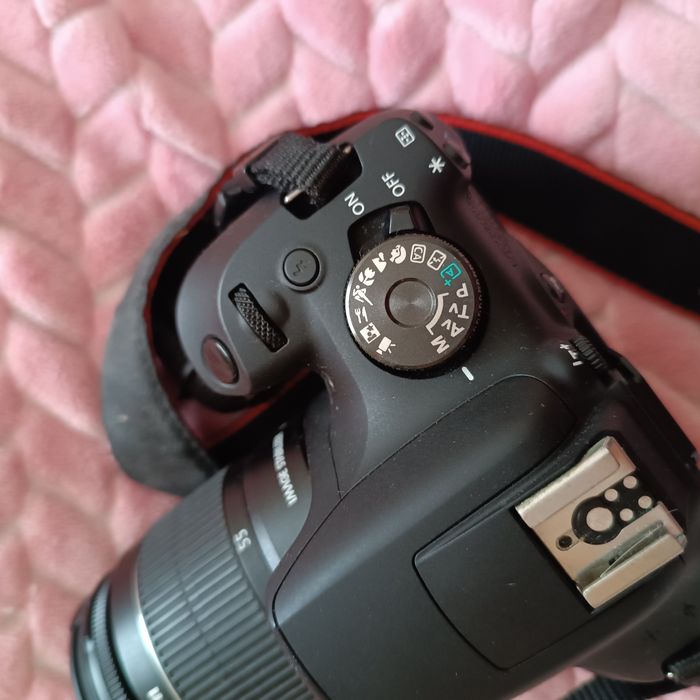 Canon EOS 2000D + Lente 18-55mm | Como nova + extras