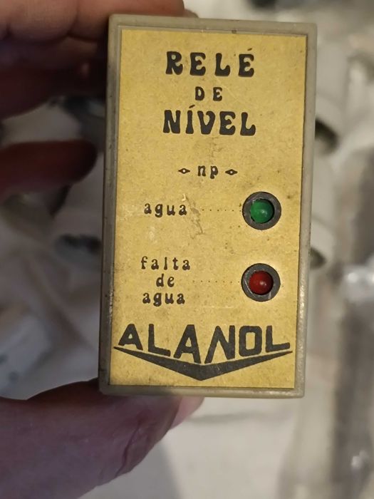 Lâmpadas e Fichas e Tomadas Elétricas antigas