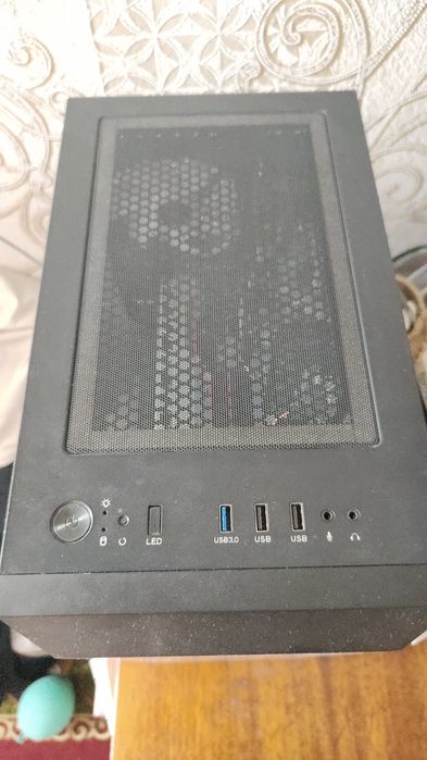 Продам компьютер з колонками и сабуфером.